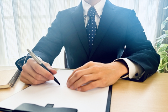 多治見市子どもの権利擁護委員として活動報告のため高木貴行多治見市長を訪問