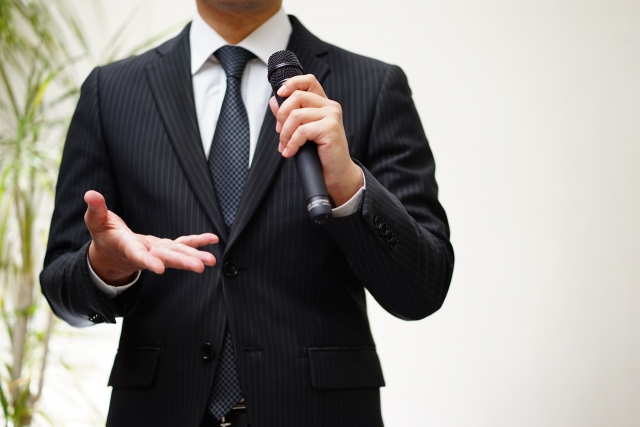 後期里親登録前研修会の講師を務める