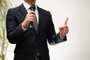 多治見西ロータリークラブの例会で会員向けに卓話を実施